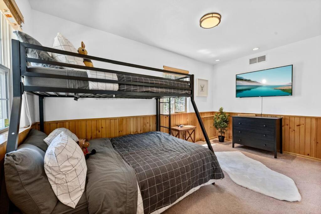 Cozy Perfect For 2 Families Holiday home