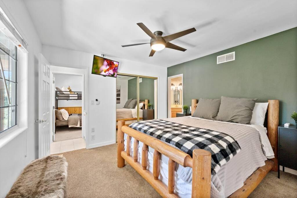 Cozy Perfect For 2 Families Holiday home Big Bear Lake